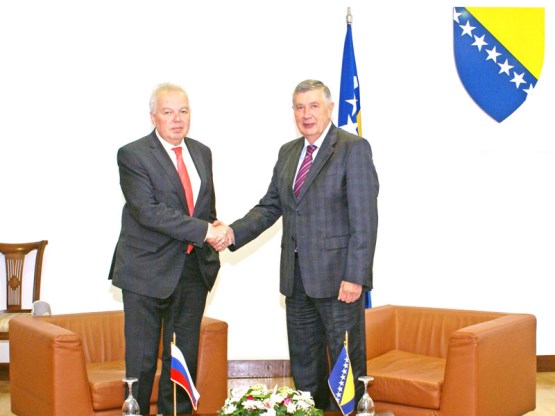Predsjedavajući Komisije za vanjsku i trgovinsku politiku, carine, saobraćaj i komunikacije Nebojša Radmanović razgovarao s ambasadorom Ruske Federacije u BiH